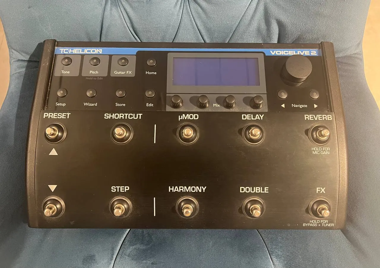 Вокальный процессор TC-Helicon VoiceLive 2 2