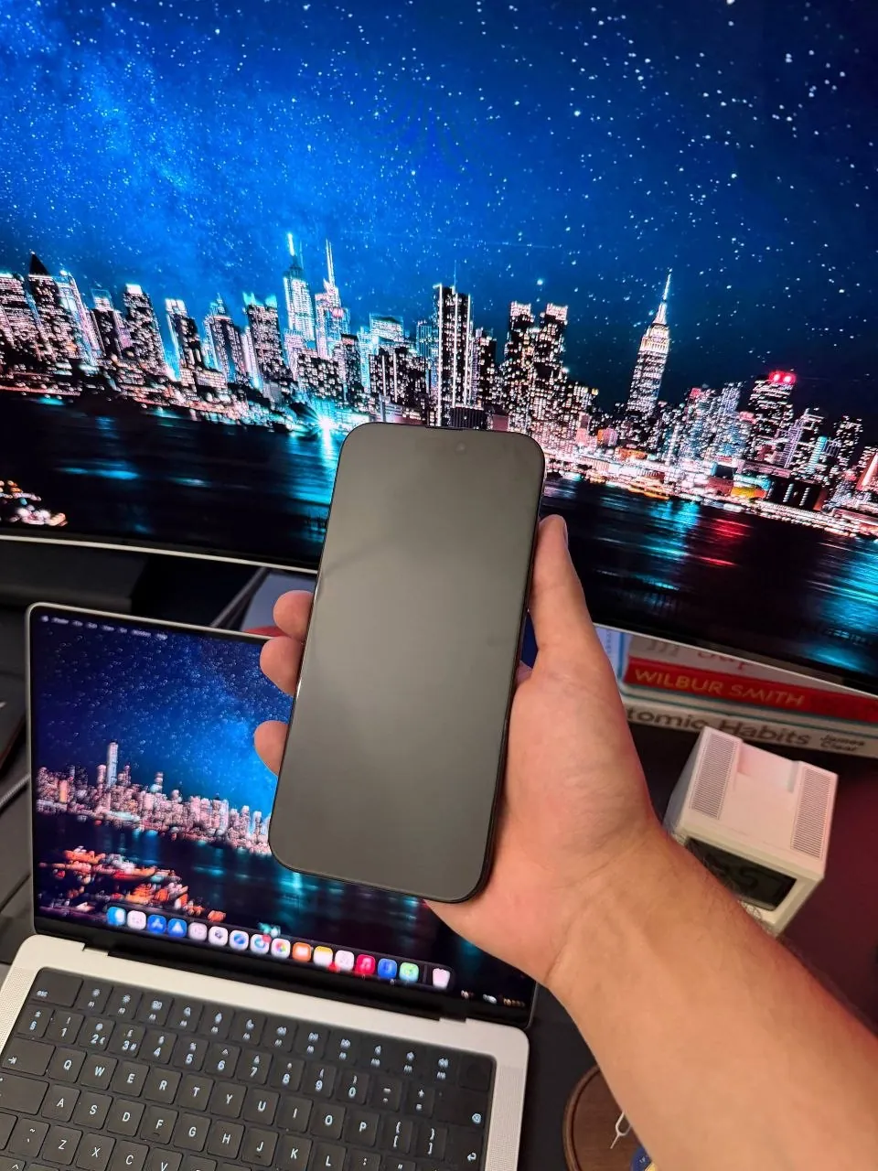 IPhone 16 Pro Max 256 ГБ 4