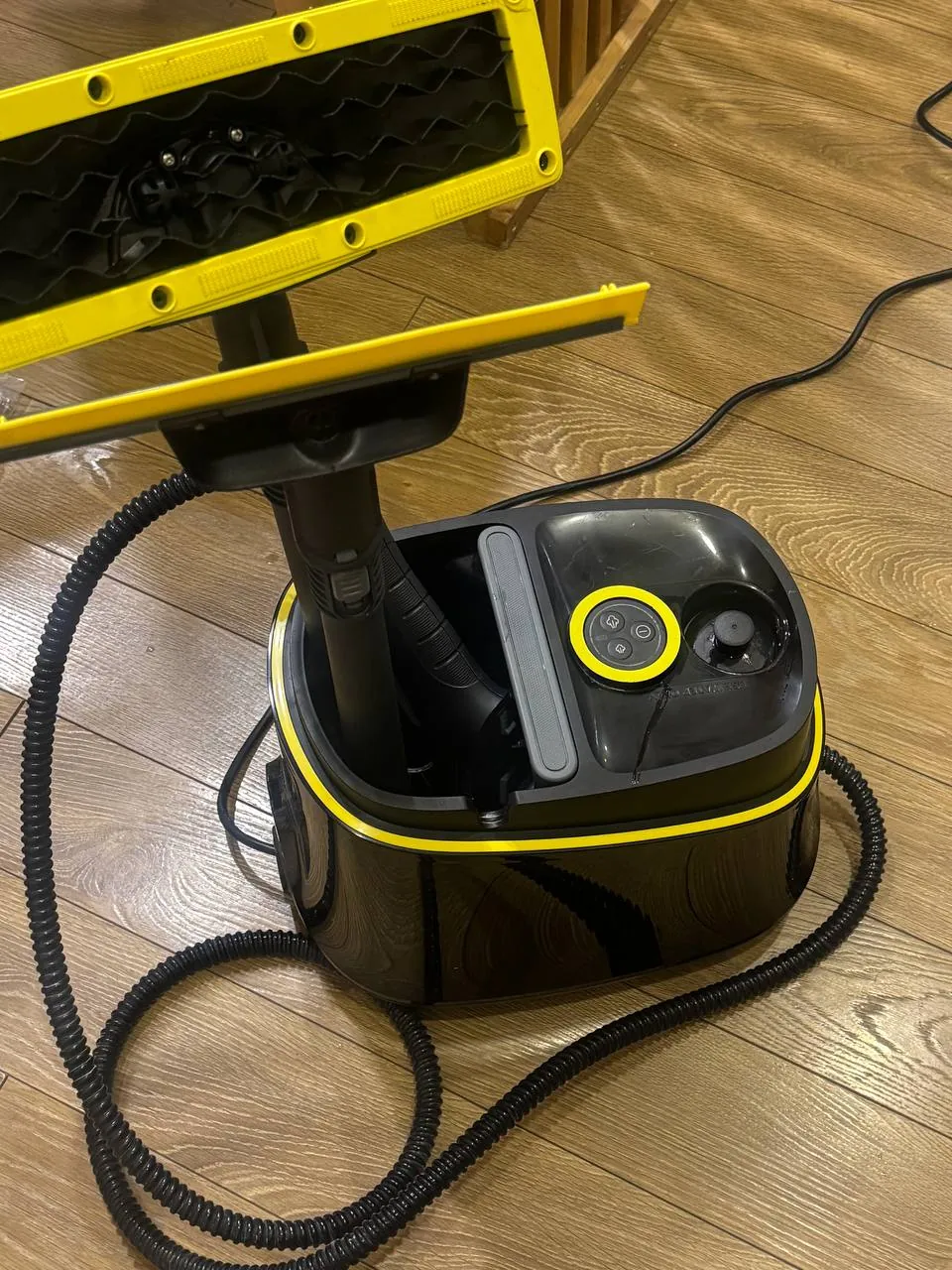 Пароочиститель Karcher CS3 в отличном состоянии 2