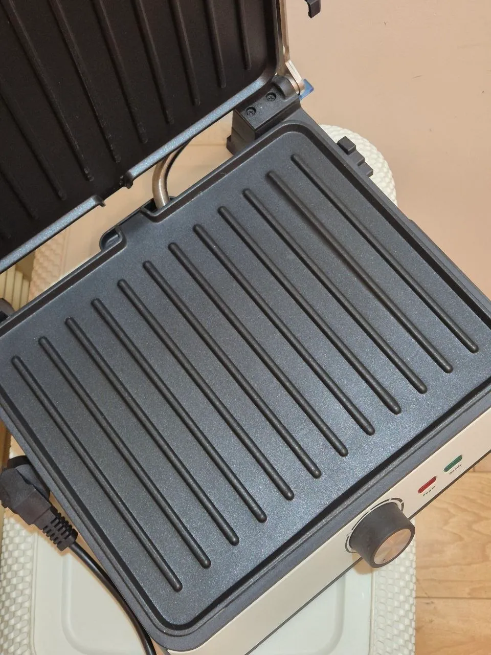 Контактный гриль Westinghouse Retro 2200W 3
