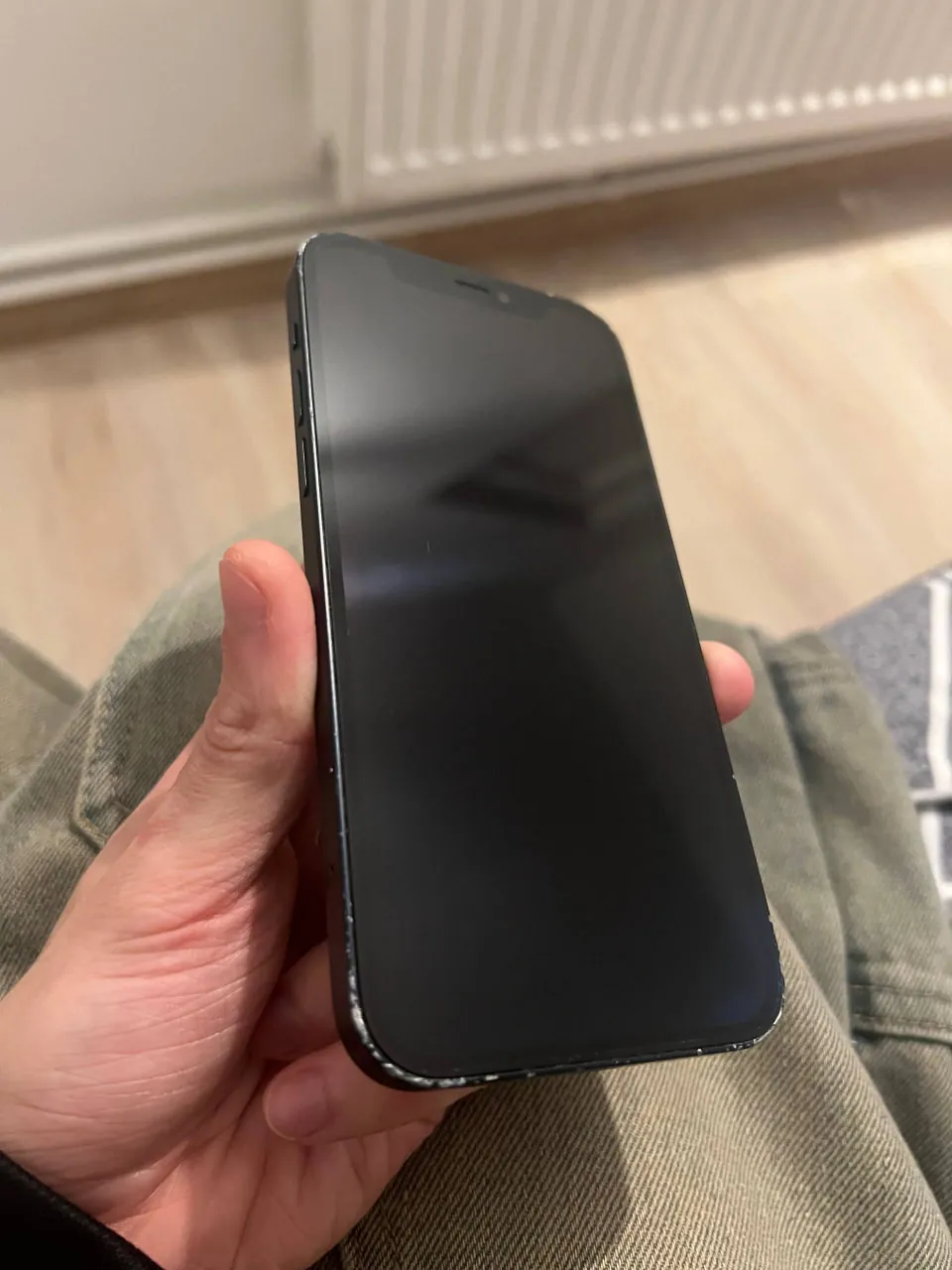 IPhone 12 128GB с дефектом экрана 3