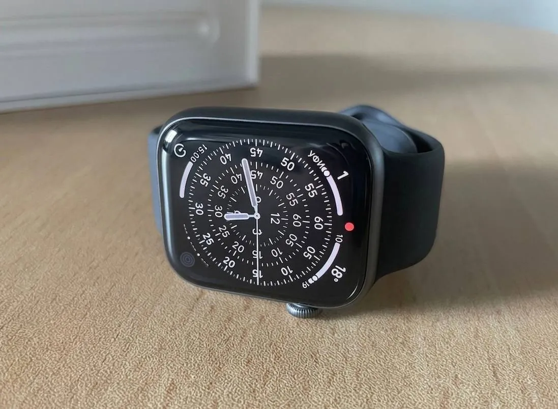 Apple Watch Series 8 45mm Midnight 3