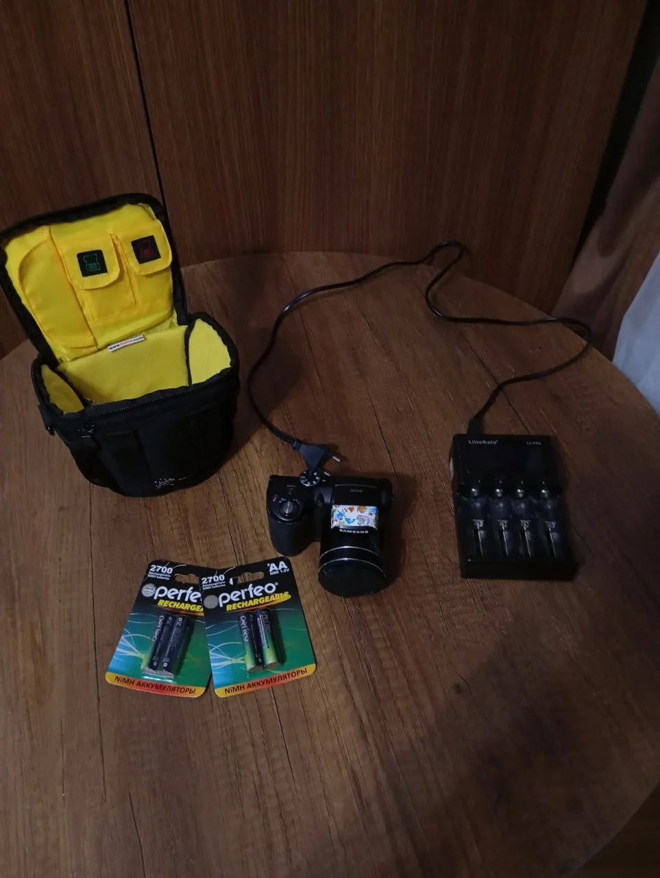 Фотоаппарат Samsung WB100 с сумкой и зарядкой 10