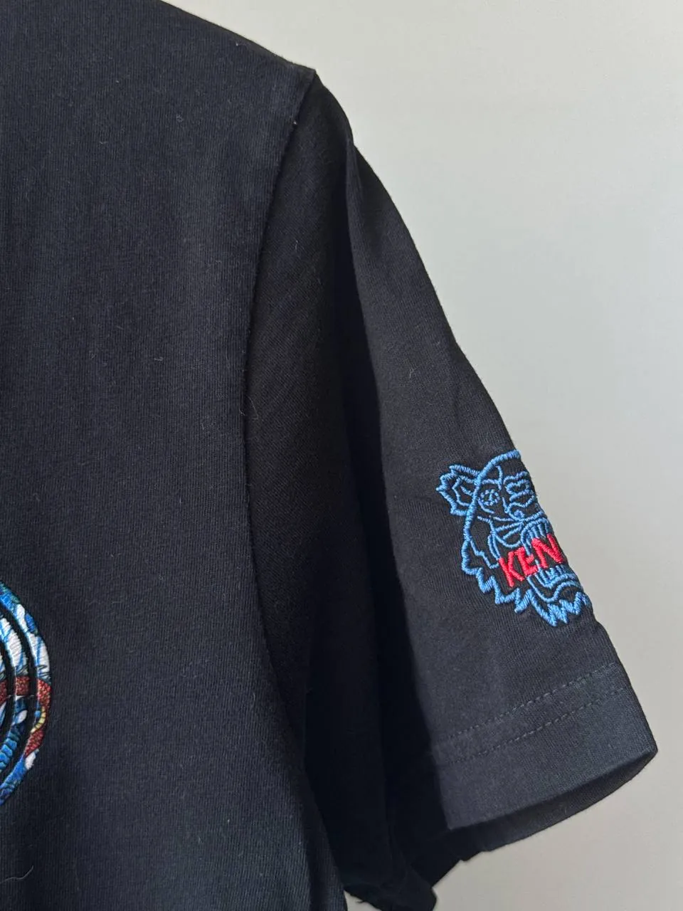 Футболка Kenzo размер S в отличном состоянии 2