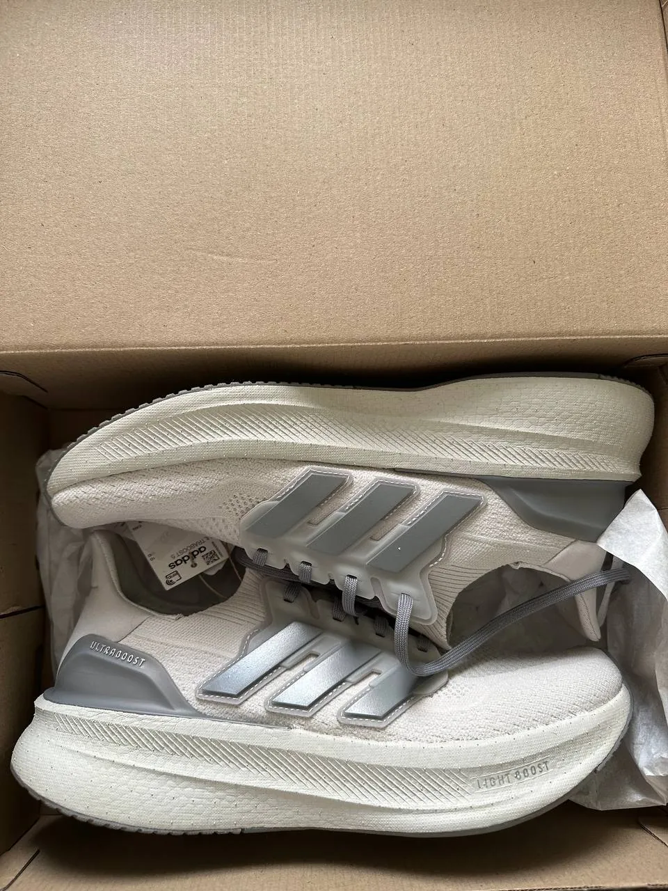 Кроссовки Adidas Ultraboost 5 в состоянии новых 1