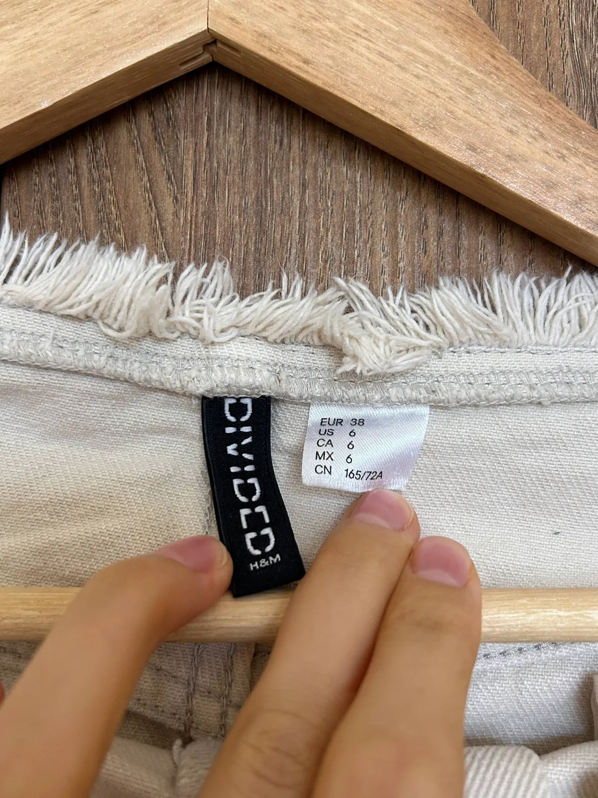 Джинсовая юбка H&M бежевого цвета 5