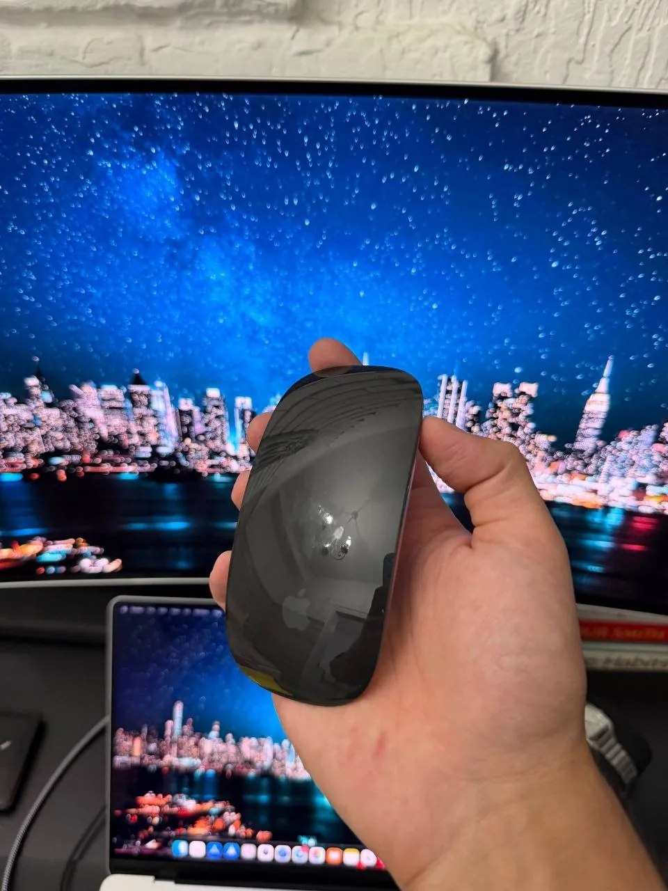 Apple Magic Mouse USB-C чёрного цвета 1