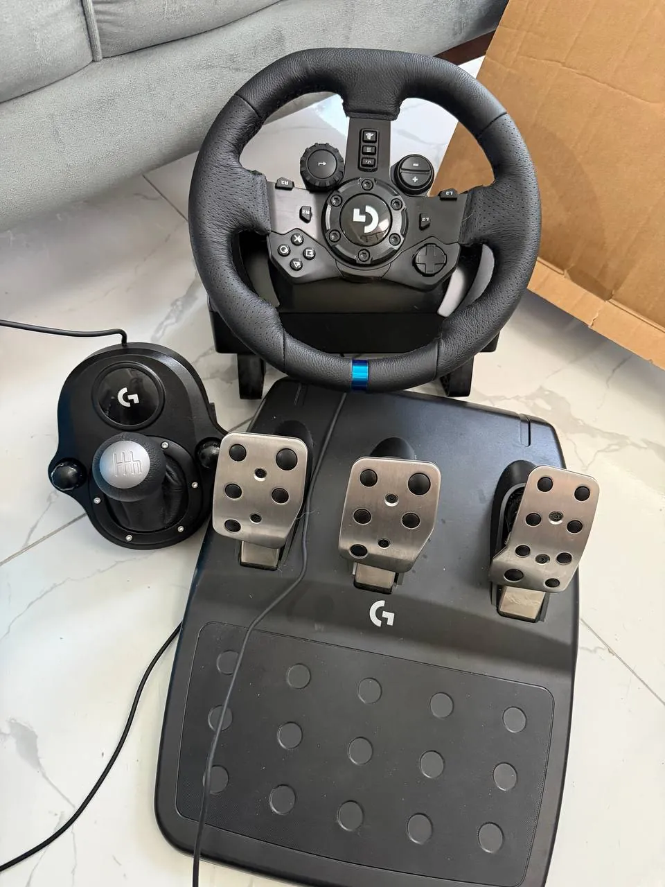 Руль Logitech G923 с педалями и коробкой передач 2