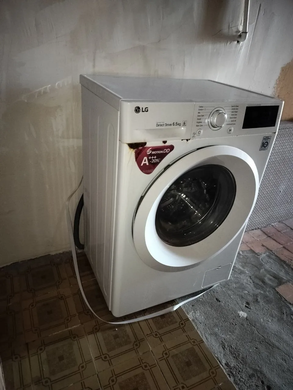Стиральная машина LG Inverter Direct Drive 6.5 кг 1