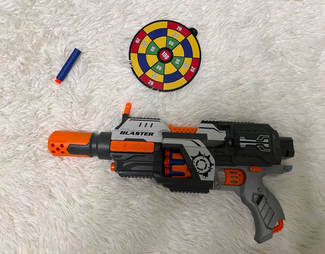 Игрушечный бластер на батарейках 1