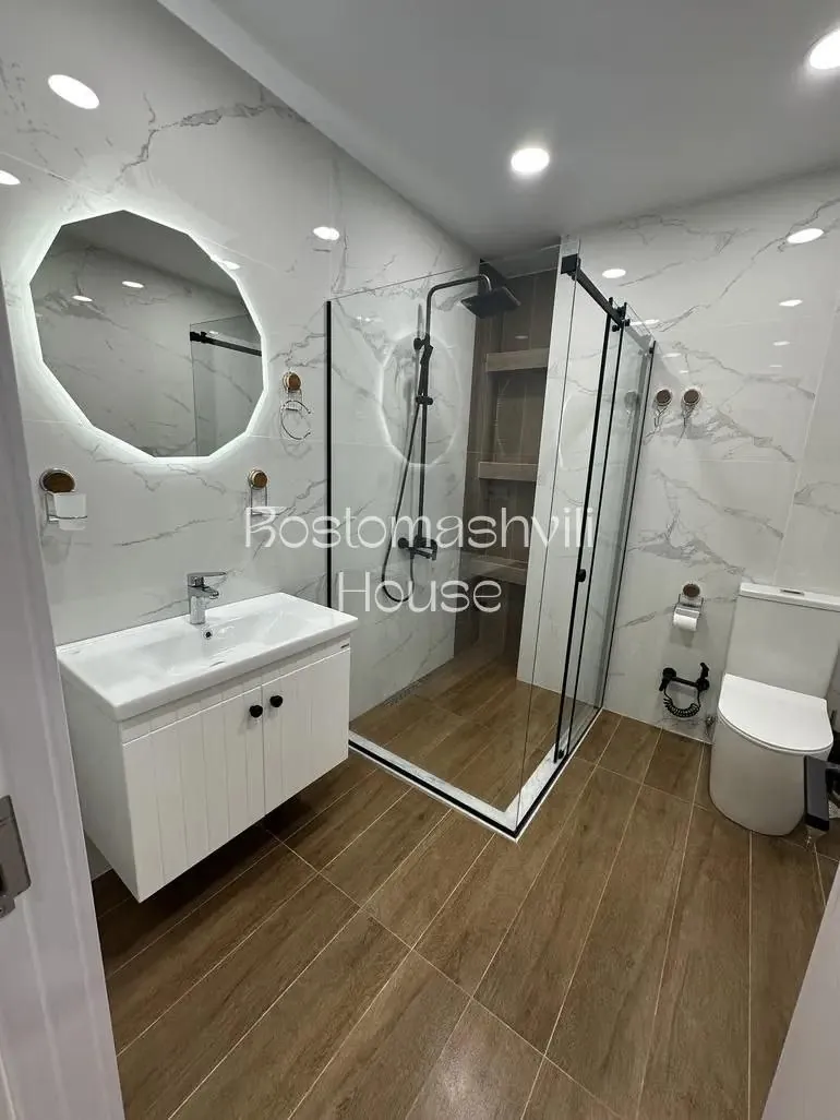 Квартира 85 м² с балконом в Сабуртало 9