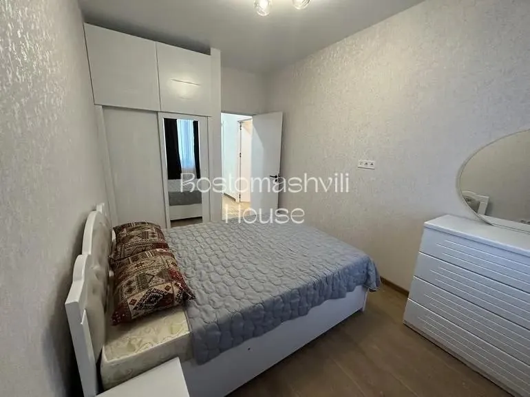 Квартира 85 м² с балконом в Сабуртало 7