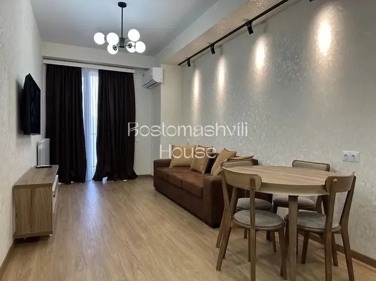 Квартира 85 м² с балконом в Сабуртало 2