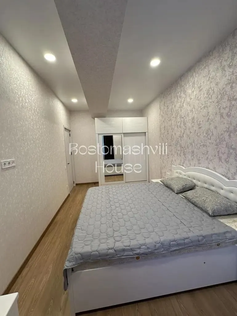 Квартира 85 м² с балконом в Сабуртало 8