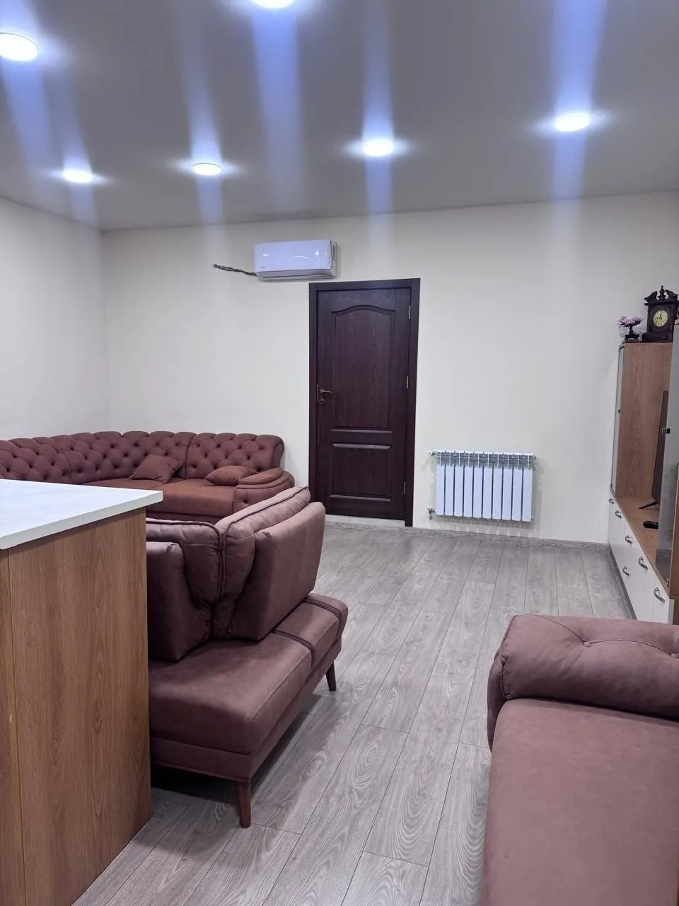 Квартира 82 м² с 2 комнатами на Инасаридзе 3