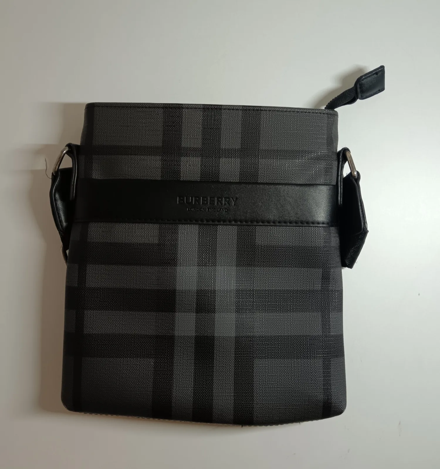 Сумка Burberry реплика в отличном состоянии 1