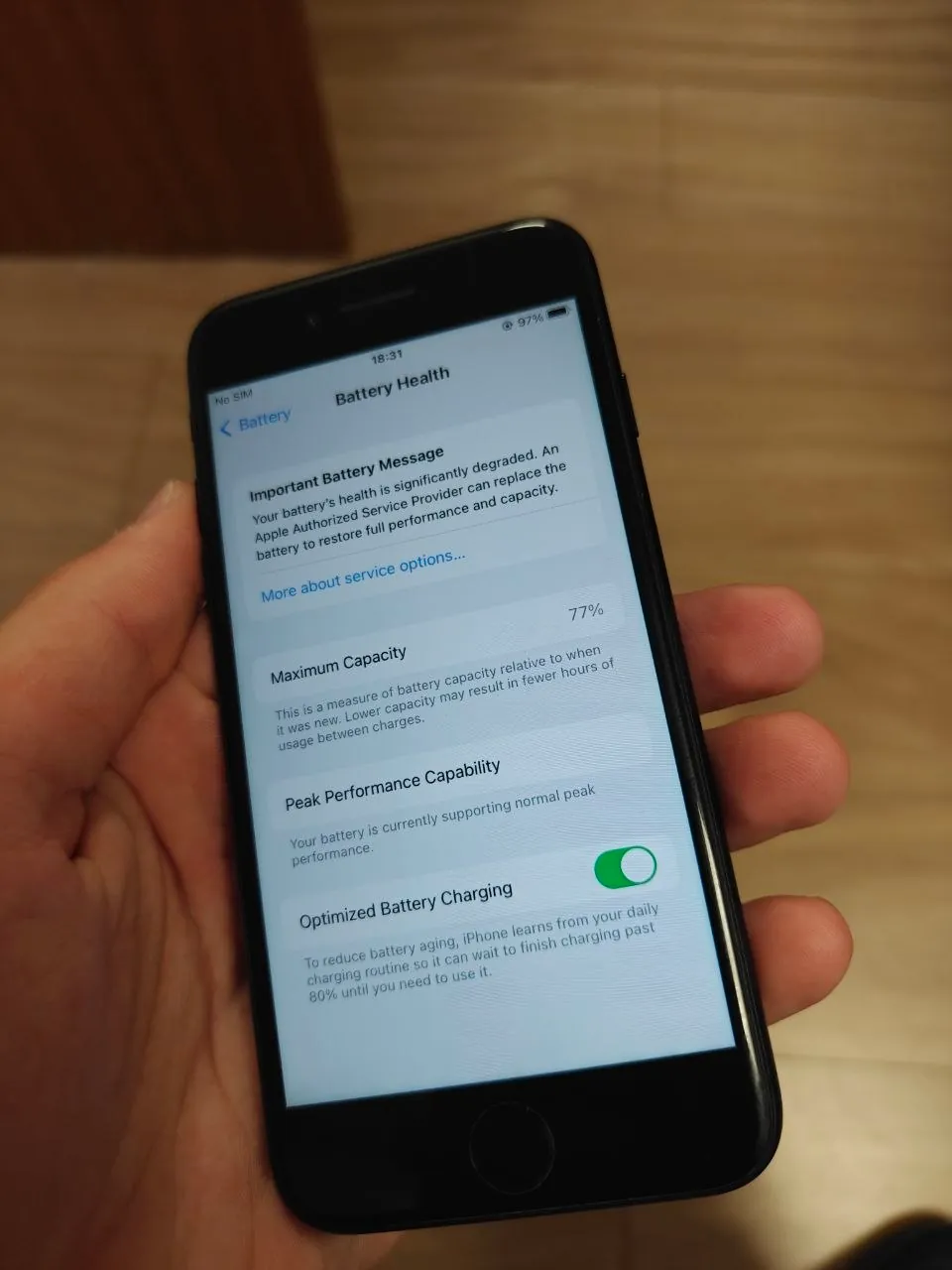 IPhone 7 чёрный 128 ГБ, 77% батарея 4