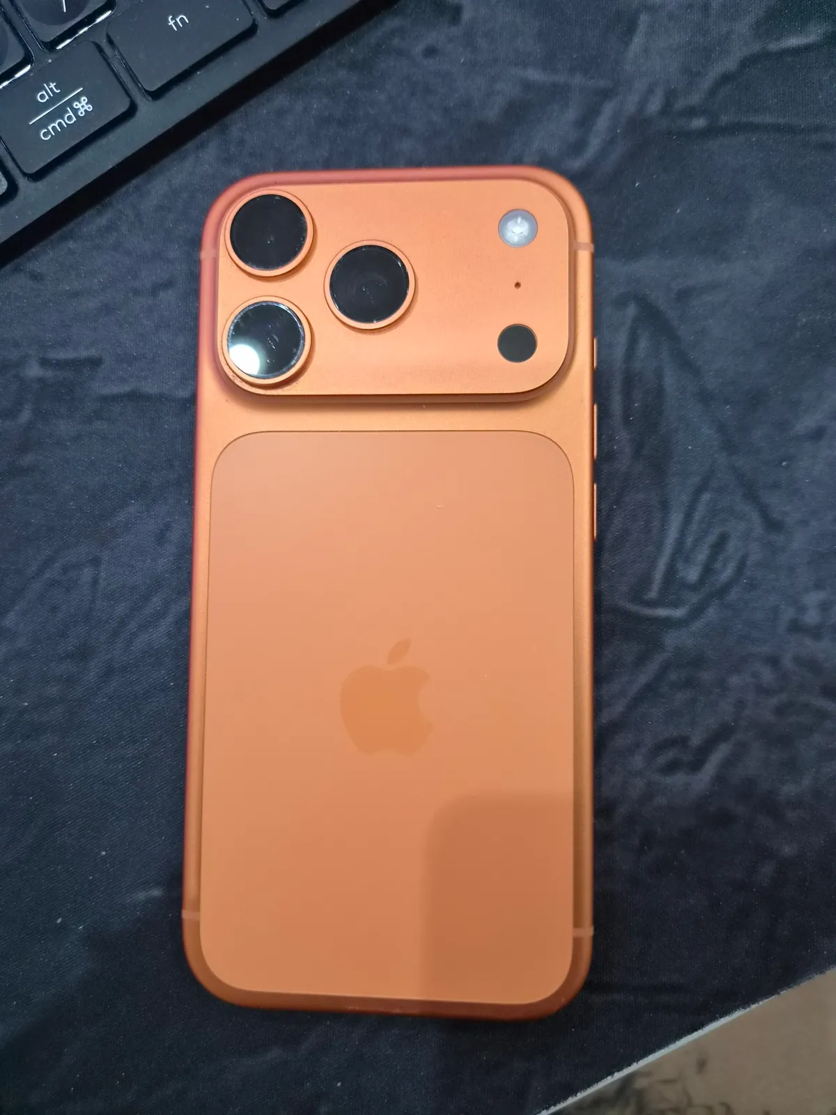 IPhone 17 Pro 256GB без повреждений 2