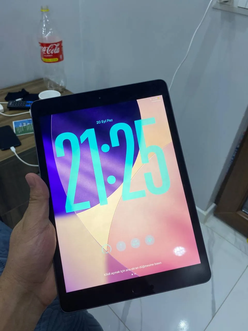 Планшет Apple iPad 8-го поколения 32GB 2