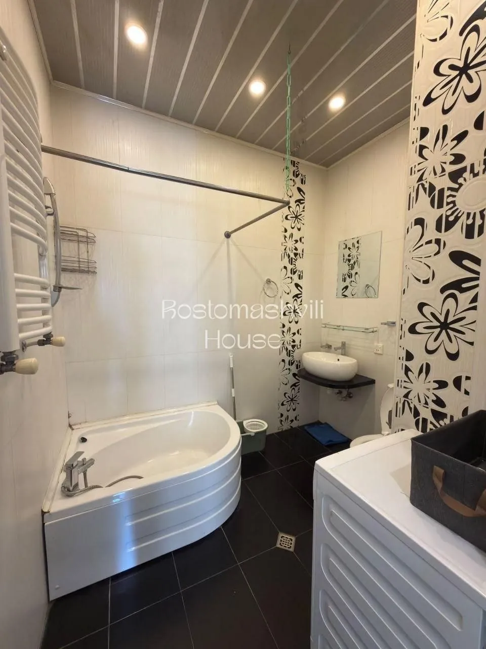 Квартира 55 м² с балконом в Сабуртало 8