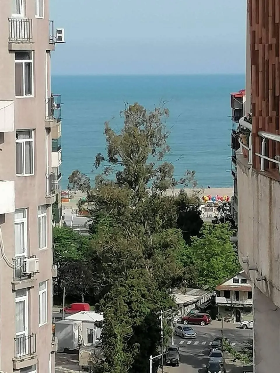 Квартира 55 м² с 2 спальнями на Инасаридзе 2