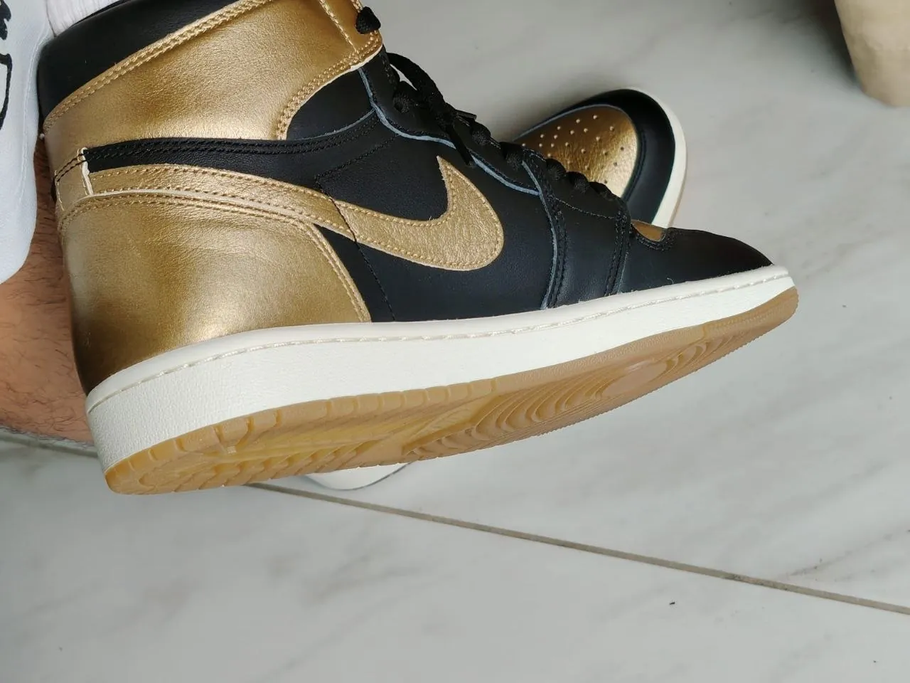 Кроссовки Jordan 1 новые в коробке, размер 44 3