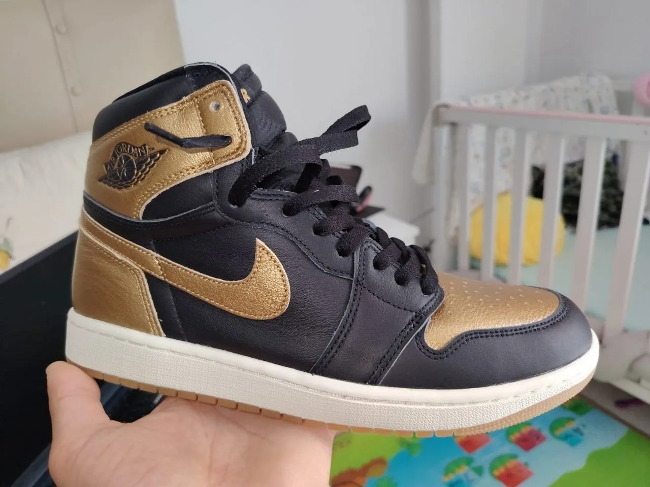 Кроссовки Jordan 1 новые в коробке, размер 44 5