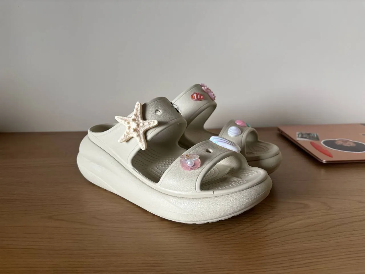 Женские шлёпки Crocs, оригинал, 38-39 размер 1