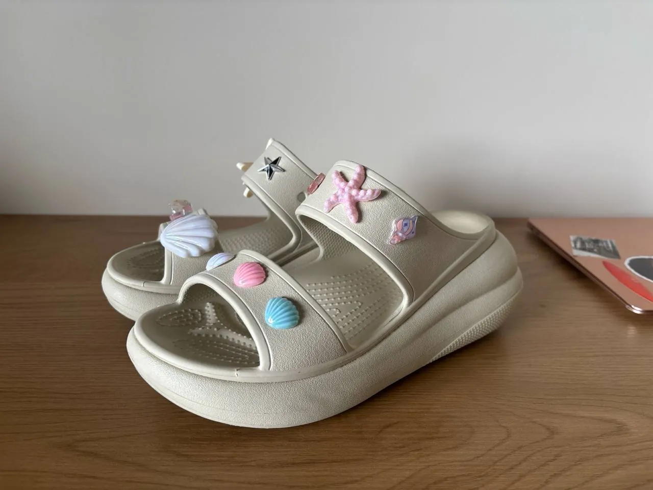 Женские шлёпки Crocs, оригинал, 38-39 размер 3