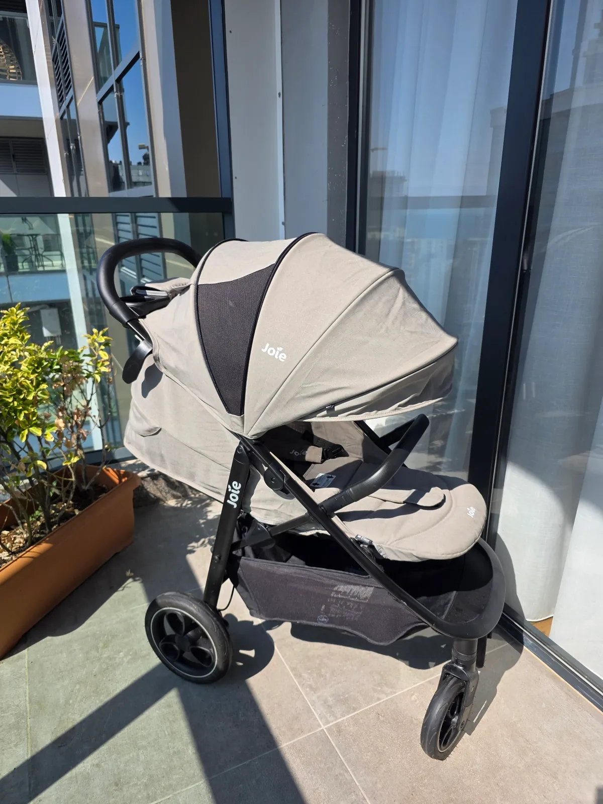 Прогулочная коляска Joie Litetrax Pro Air 2