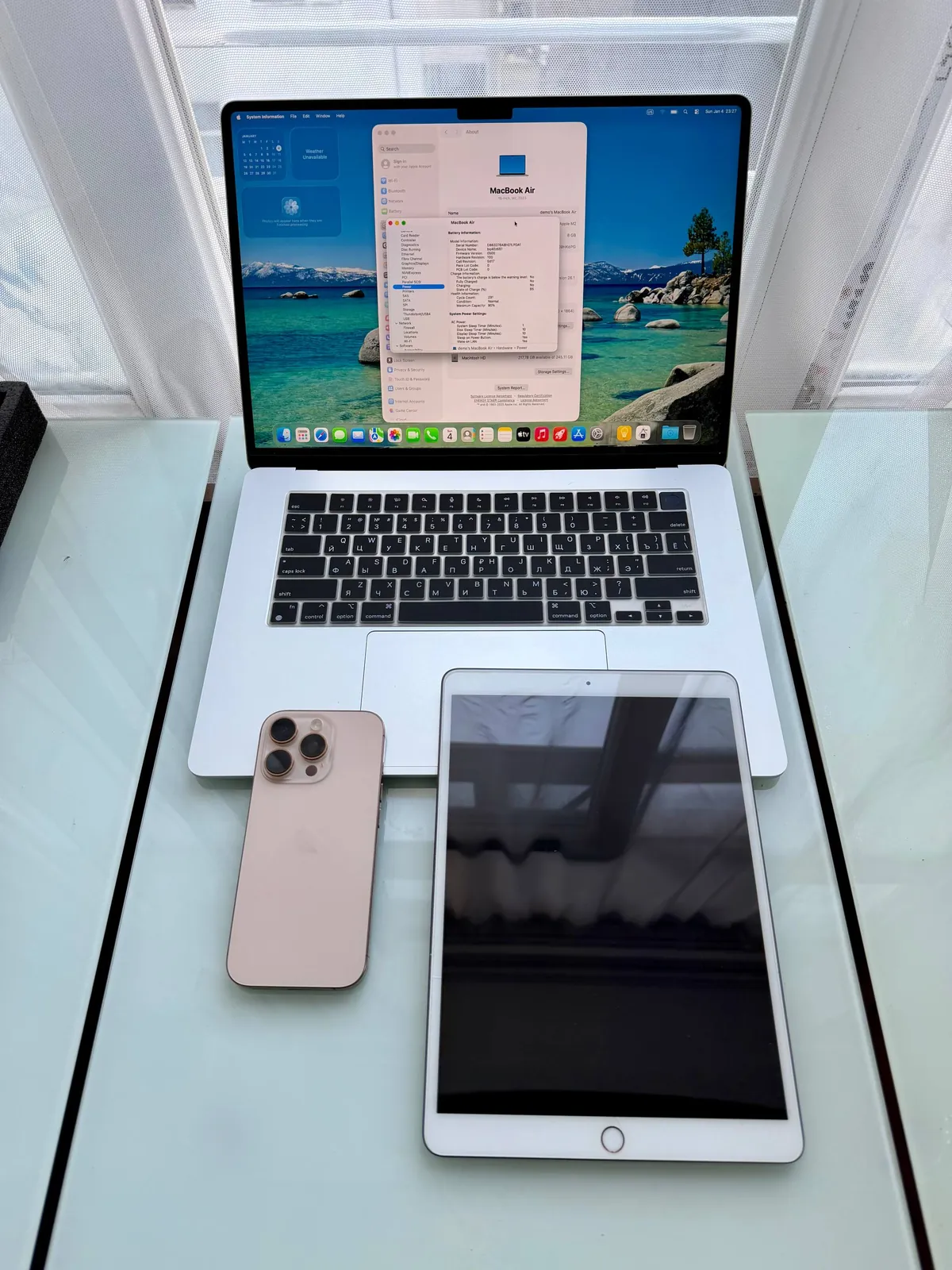 Комплект техники Apple MacBook iPhone iPad 1