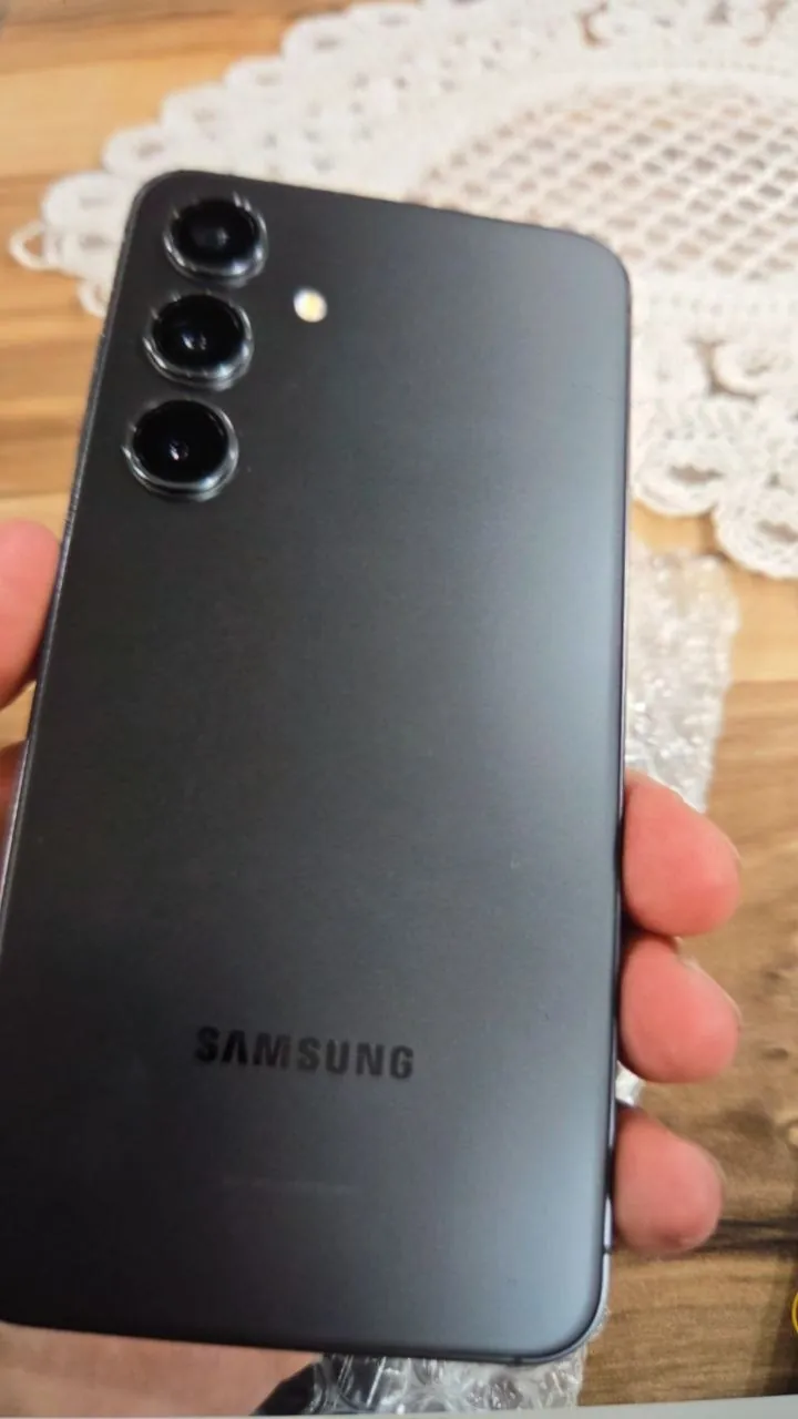 Samsung Galaxy S24 американская версия 1