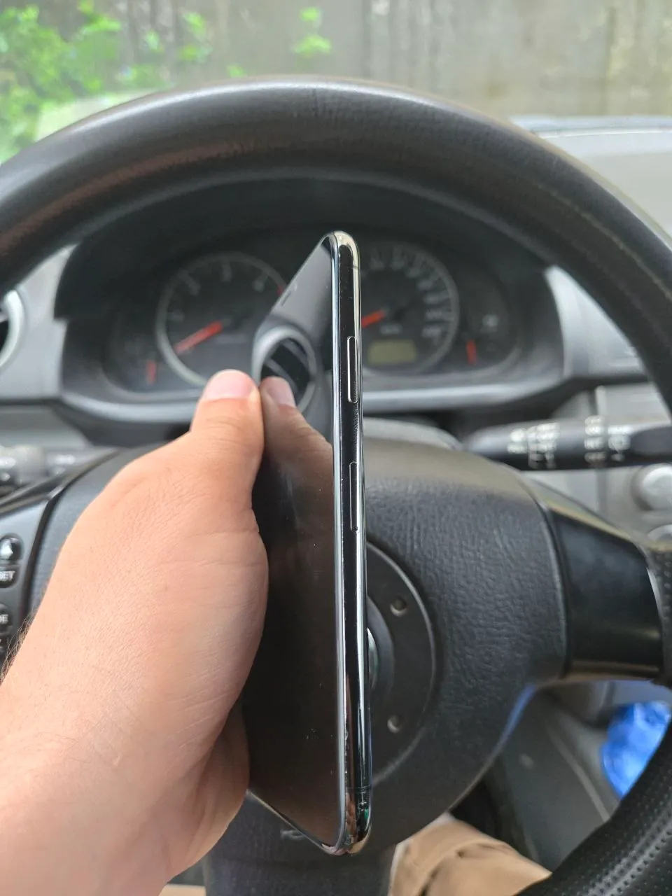 IPhone XS американская версия с батареей 83% 2