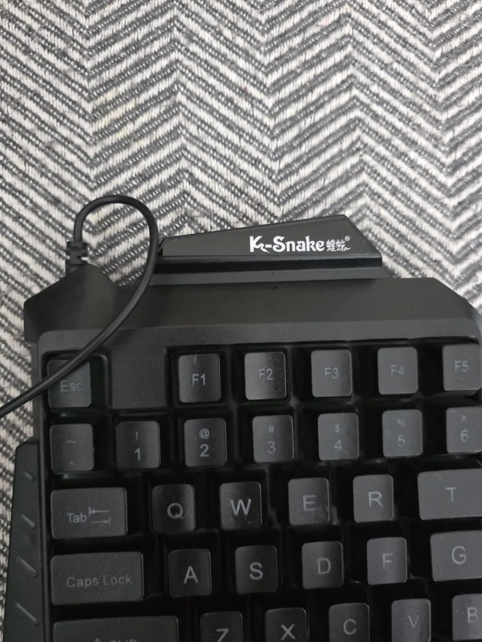 Игровая мини-клавиатура K-Snake с RGB-подсветкой 3