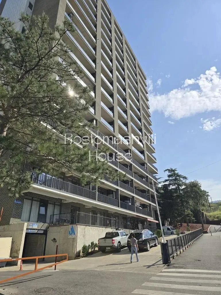 Квартира 55 м² с балконом в Сабуртало 9