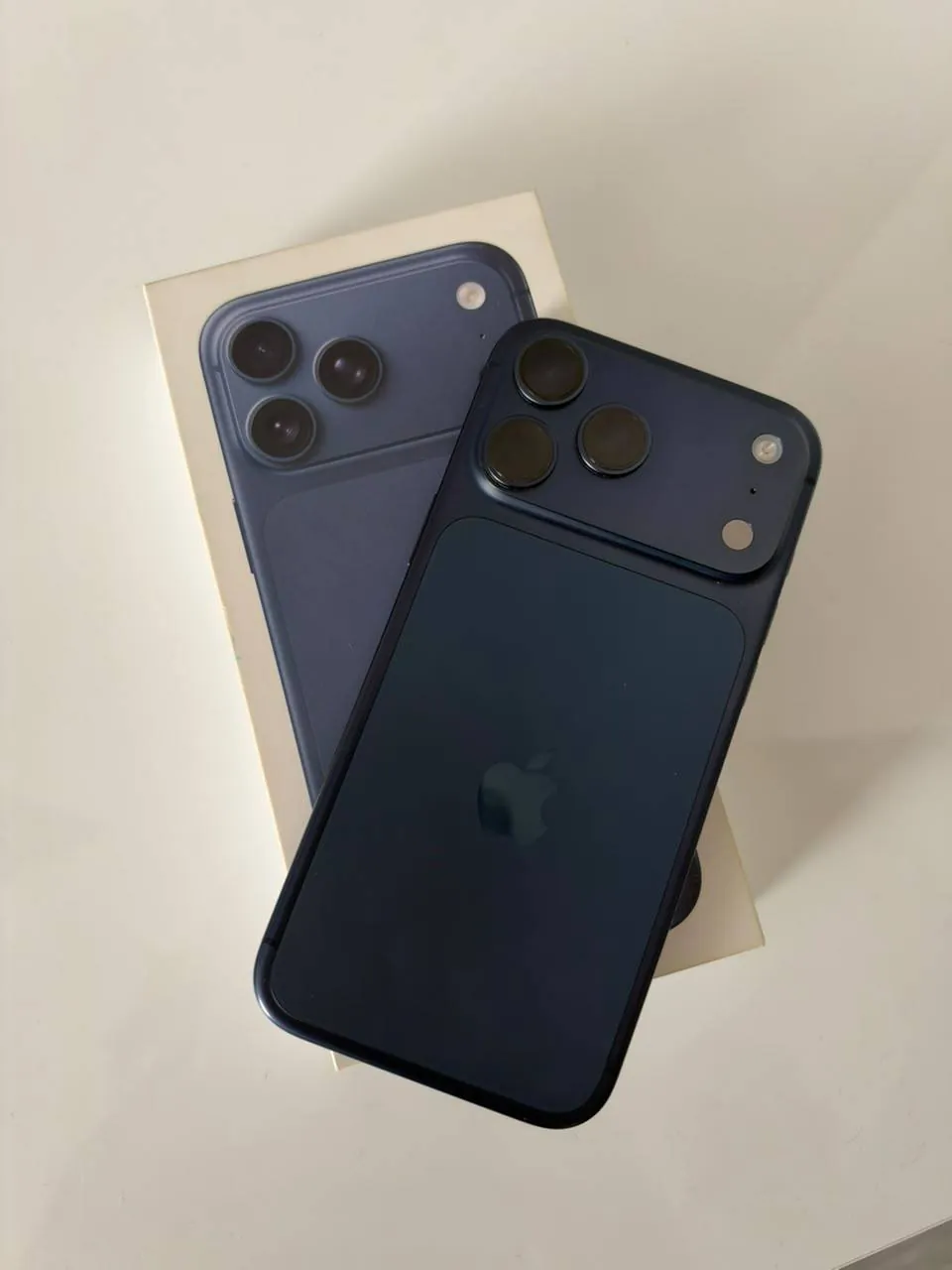 IPhone 17 Pro Max в идеальном состоянии 4