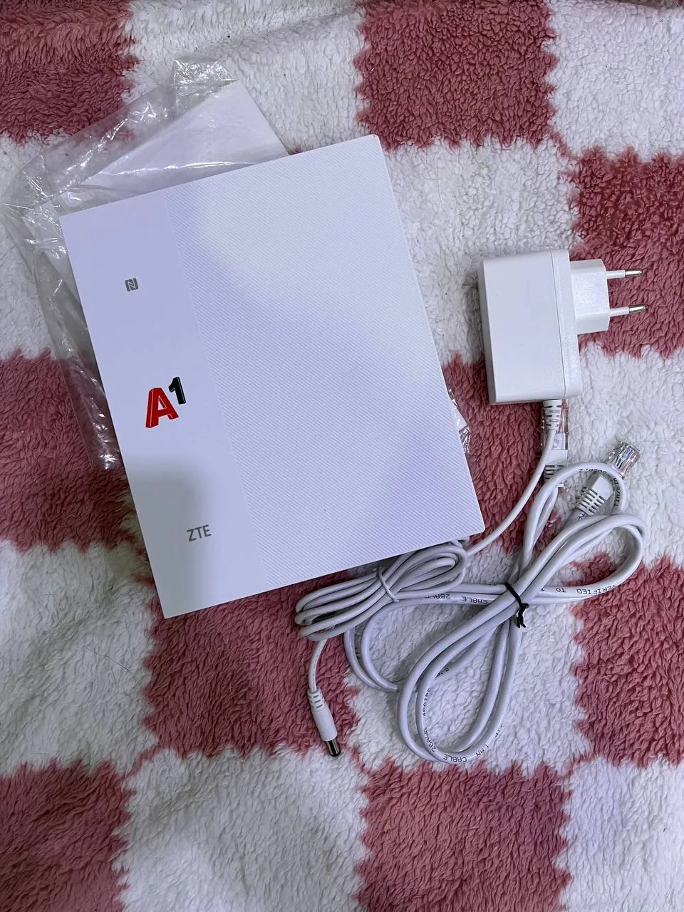 Wi-Fi роутер ZTE MF297D с SIM-картой 1