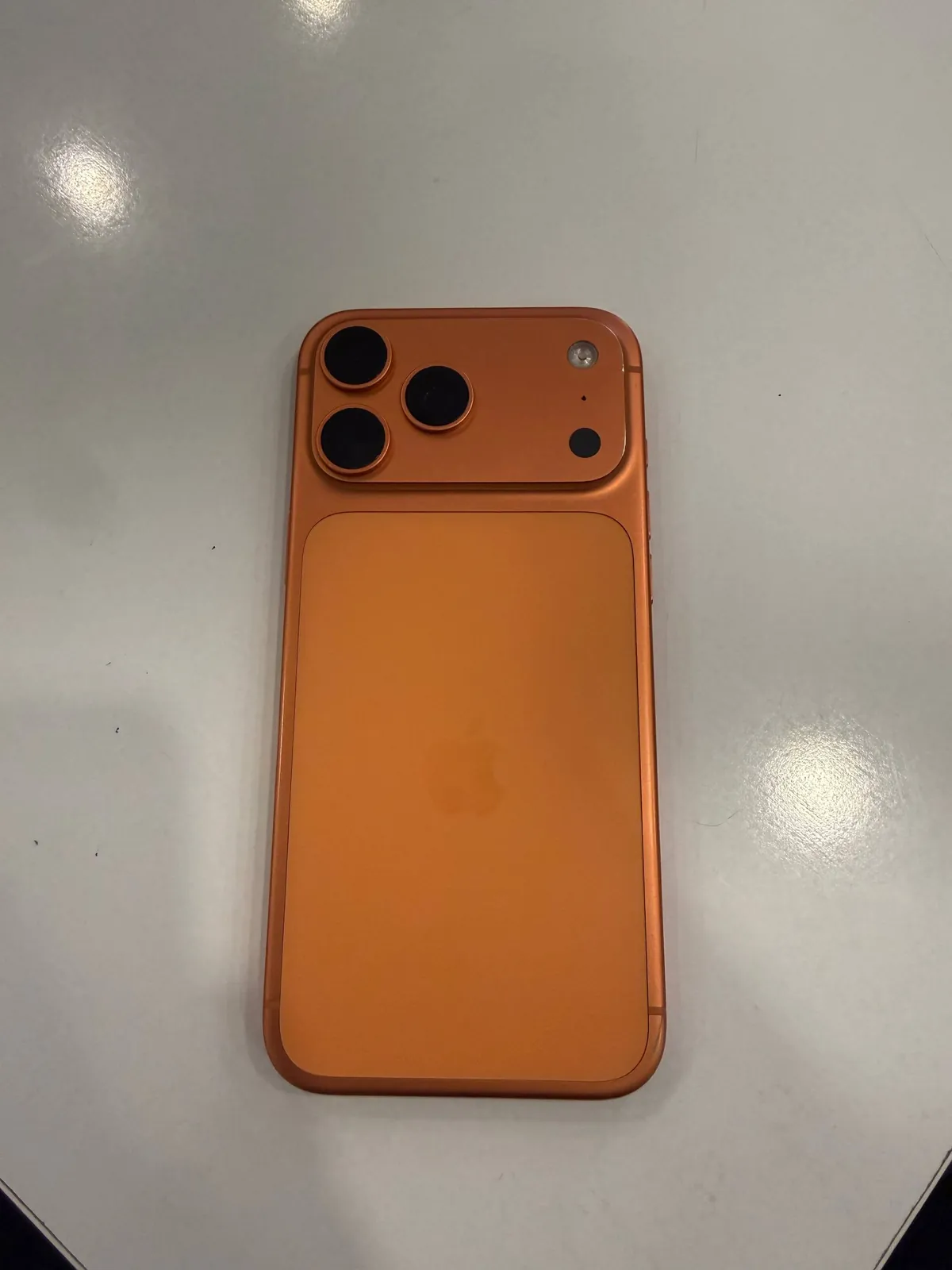 Смартфон iPhone 17 Pro Max 1