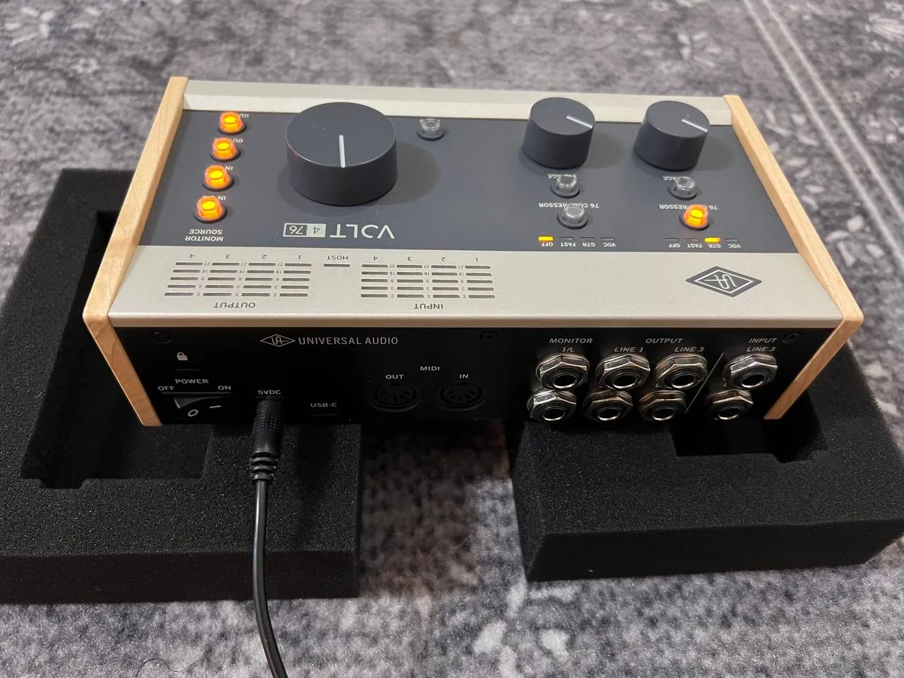 Аудиоинтерфейс Universal Audio VOLT 476 3