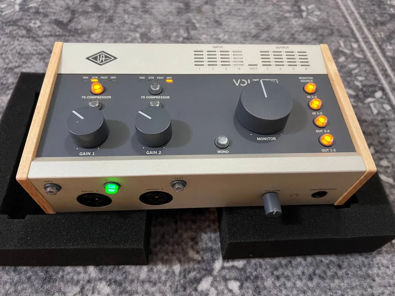Аудиоинтерфейс Universal Audio VOLT 476 2