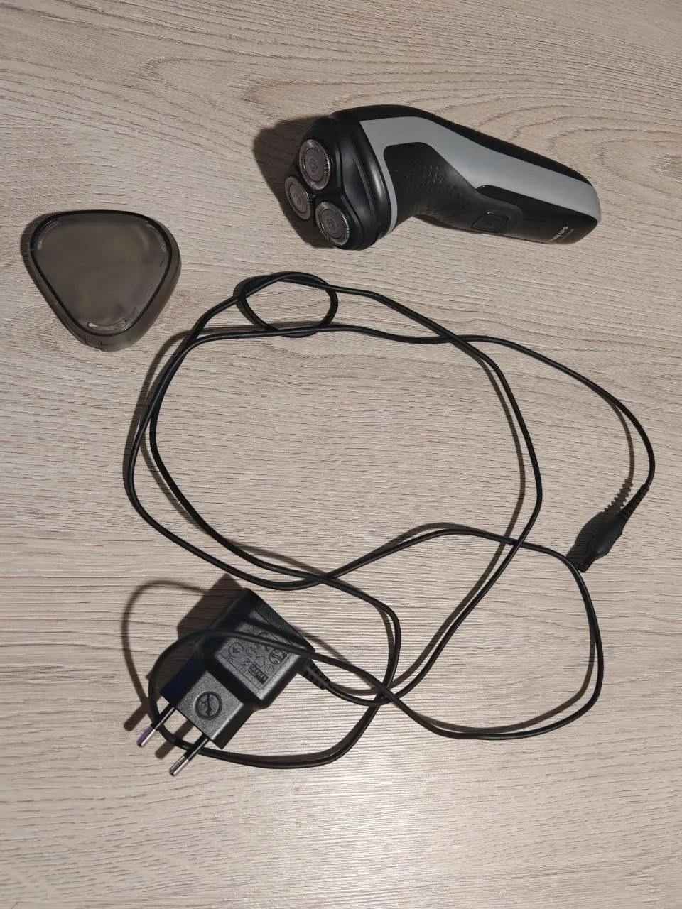 Электробритва Philips Series 1000 в отличном состоянии 4