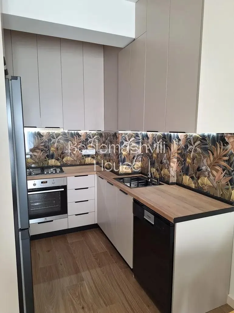 Квартира 55 м² с посудомойкой в Сабуртало 4