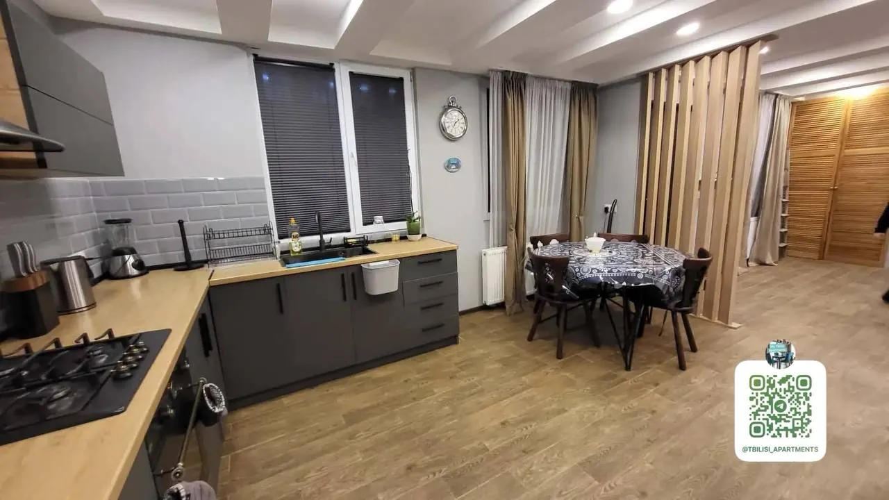 Квартира 87 м² с балконом в Чугурети 3