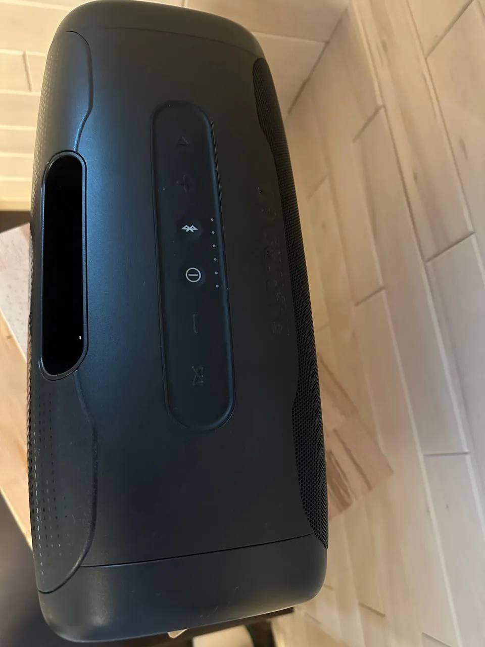 Портативный сабвуфер JBL BassPro Go 3