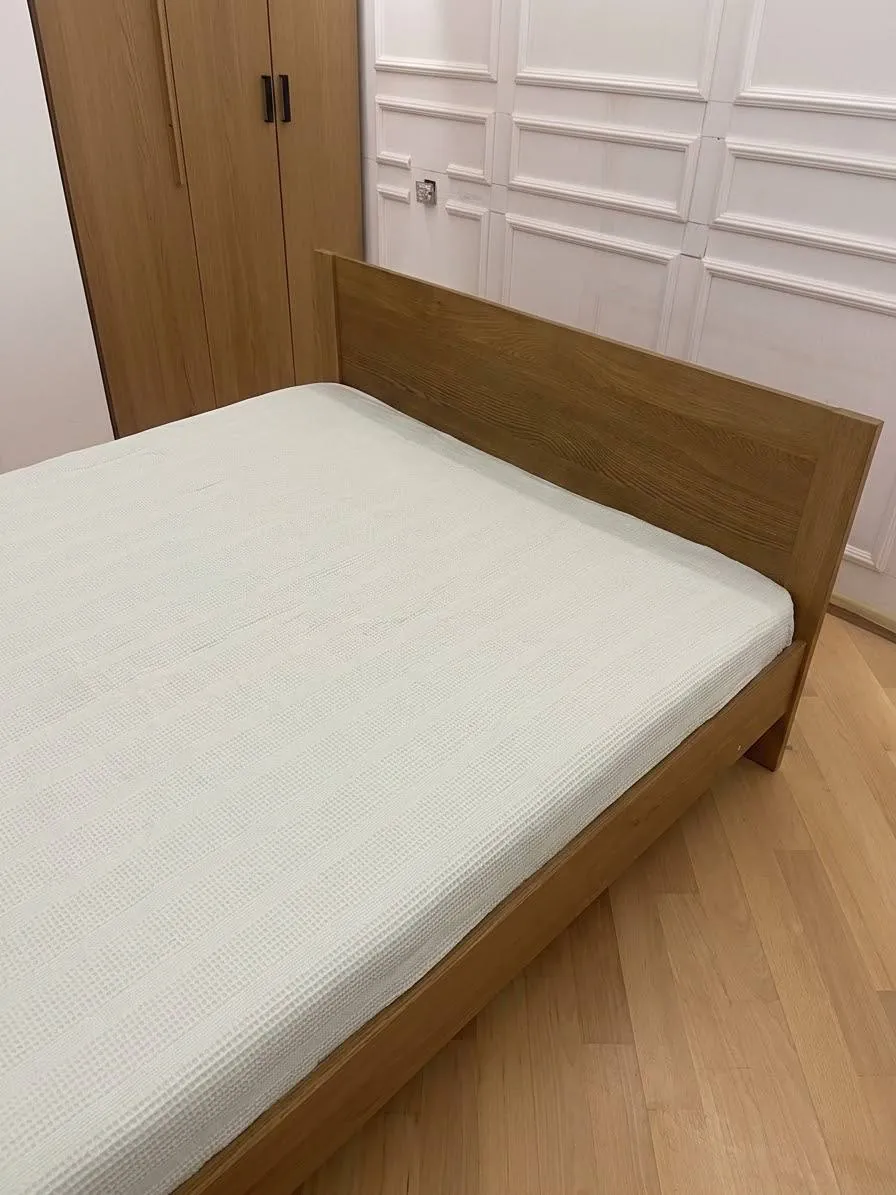 Мебель для дома: кровать, стулья, тумбы, диван 1