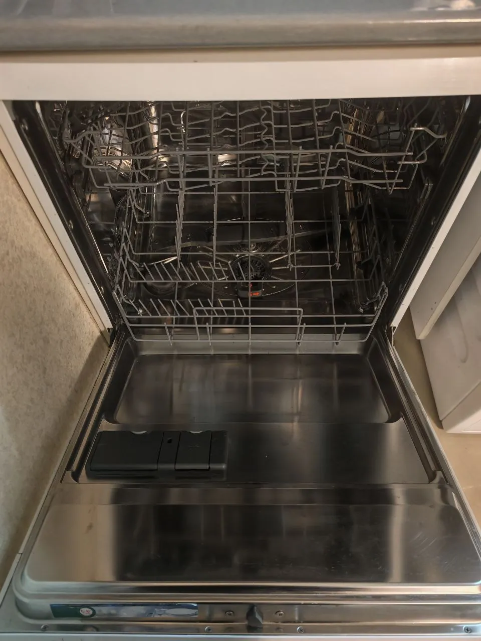 Посудомоечная машина Electrolux ESF9552LOW 3