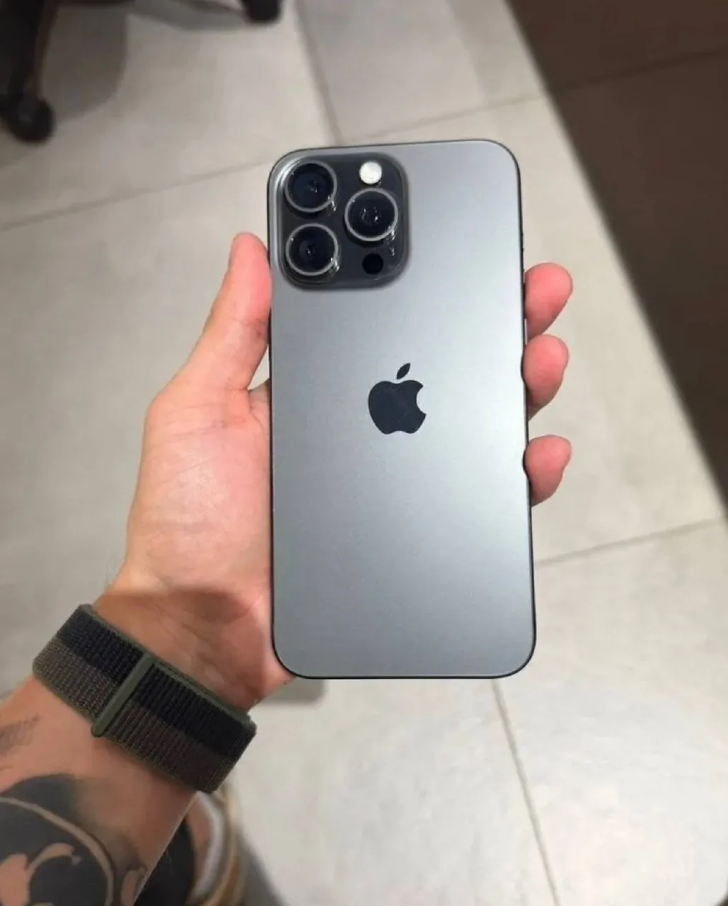 IPhone 15 Pro Max 256 ГБ 1