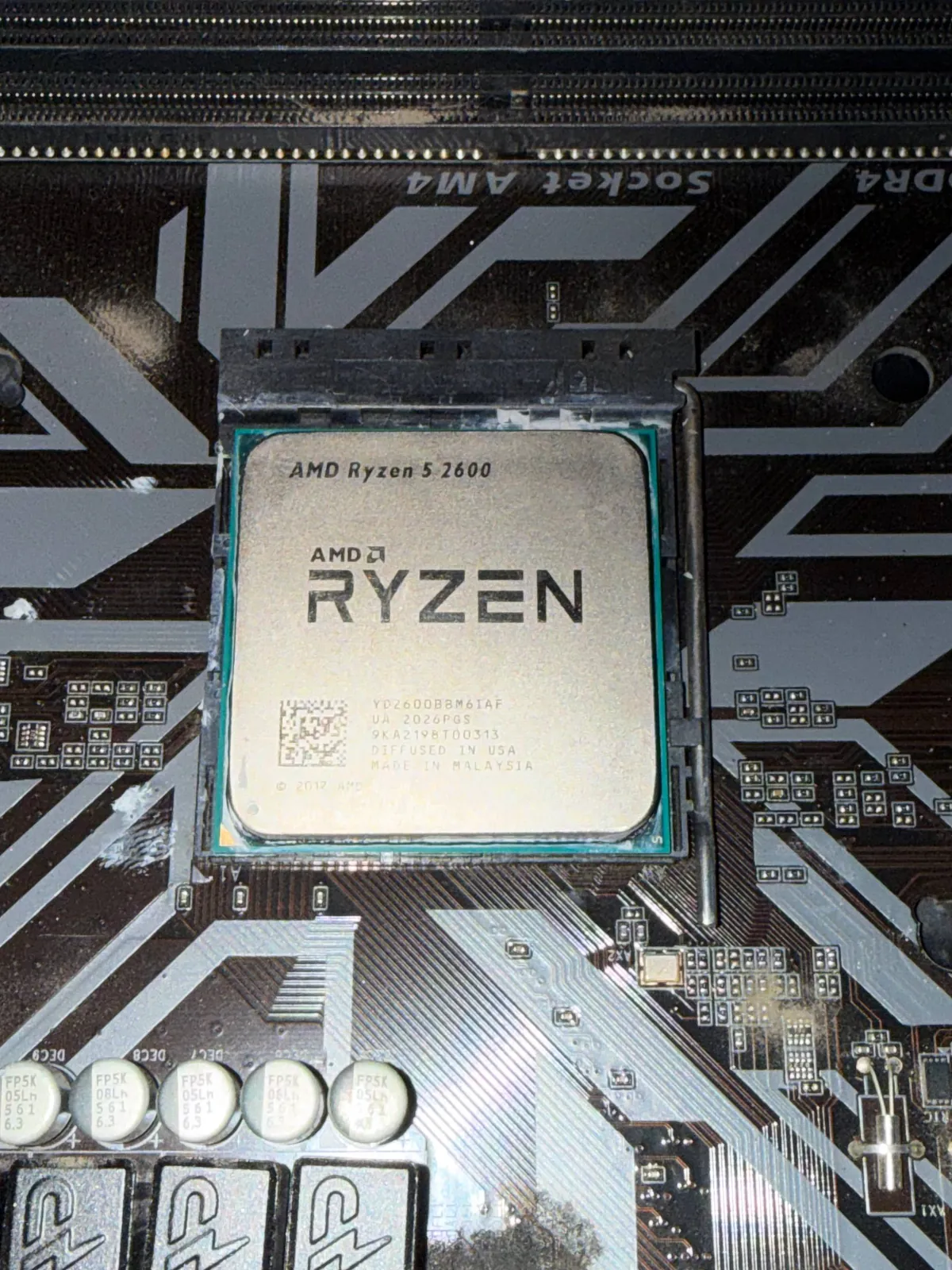 Процессор AMD Ryzen 5 2600 1