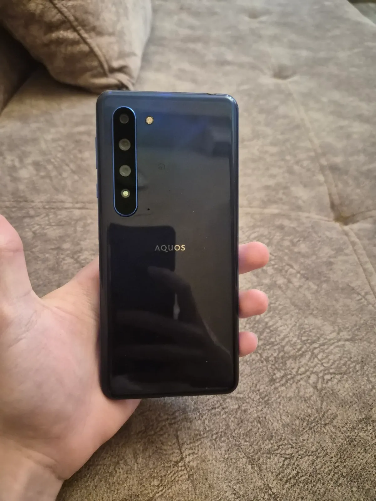 Смартфон Sharp Aquos R5G 256 ГБ 1