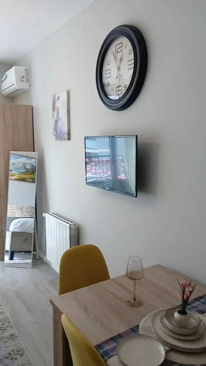 Студия 28 м² с видом на горы в Komuna Tower 3